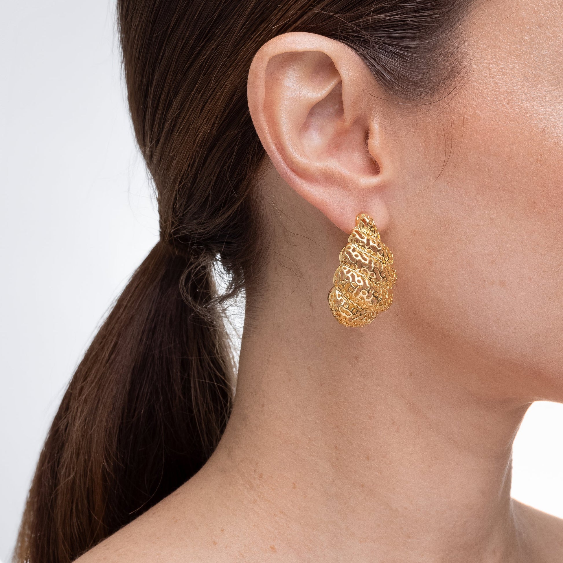 Mystic Seashell, earrings in 18k gold filled on palladium base - view 2