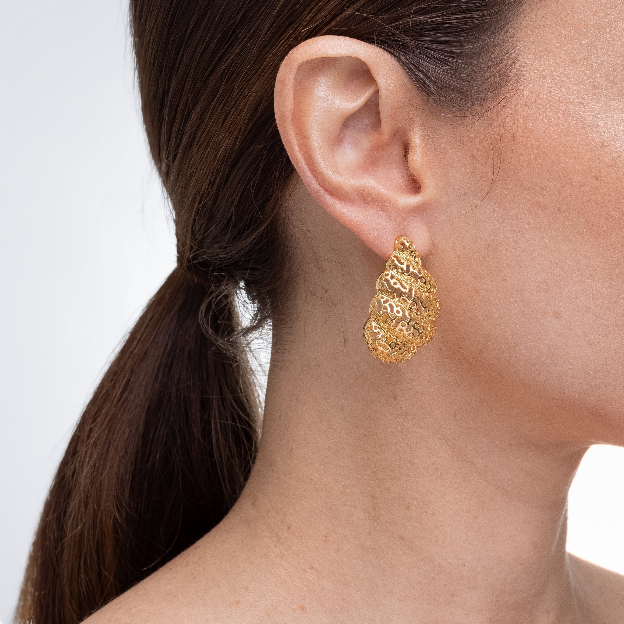 Mystic Seashell, earrings in 18k gold filled on palladium base - view 2